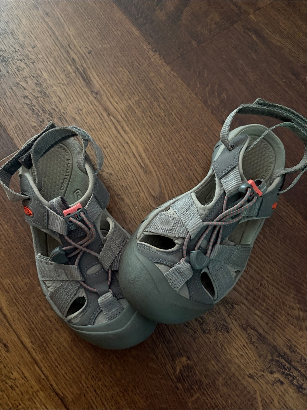 Keen Women's Ravine H2 Sandals Gray Hiking waterproof washable Size 6 EXCELLENT